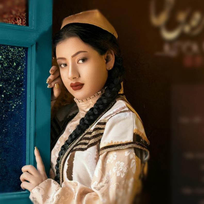 Aliya-Mamut-阿丽耶