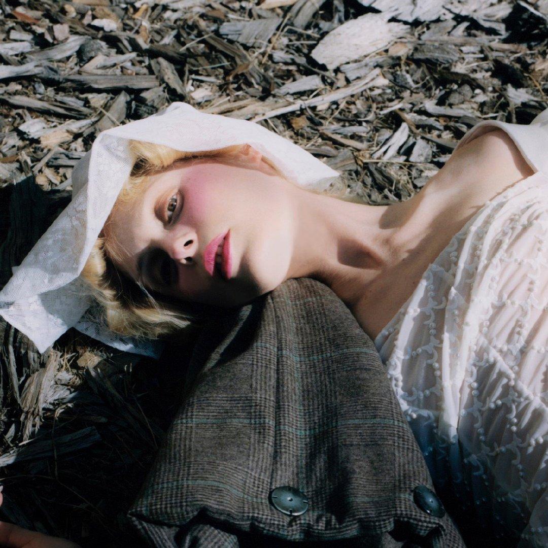 小红脸Petite Meller