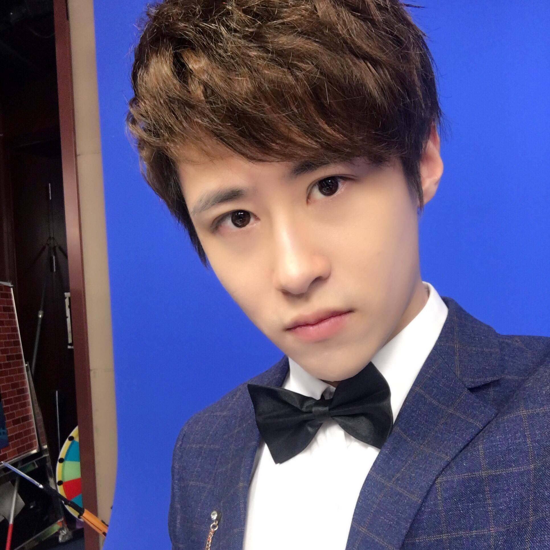 x) - 明柏辰&明筱岩 - 单曲 - 网易云音乐