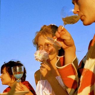 听不懂歌词最好，光听这个旋律就够了