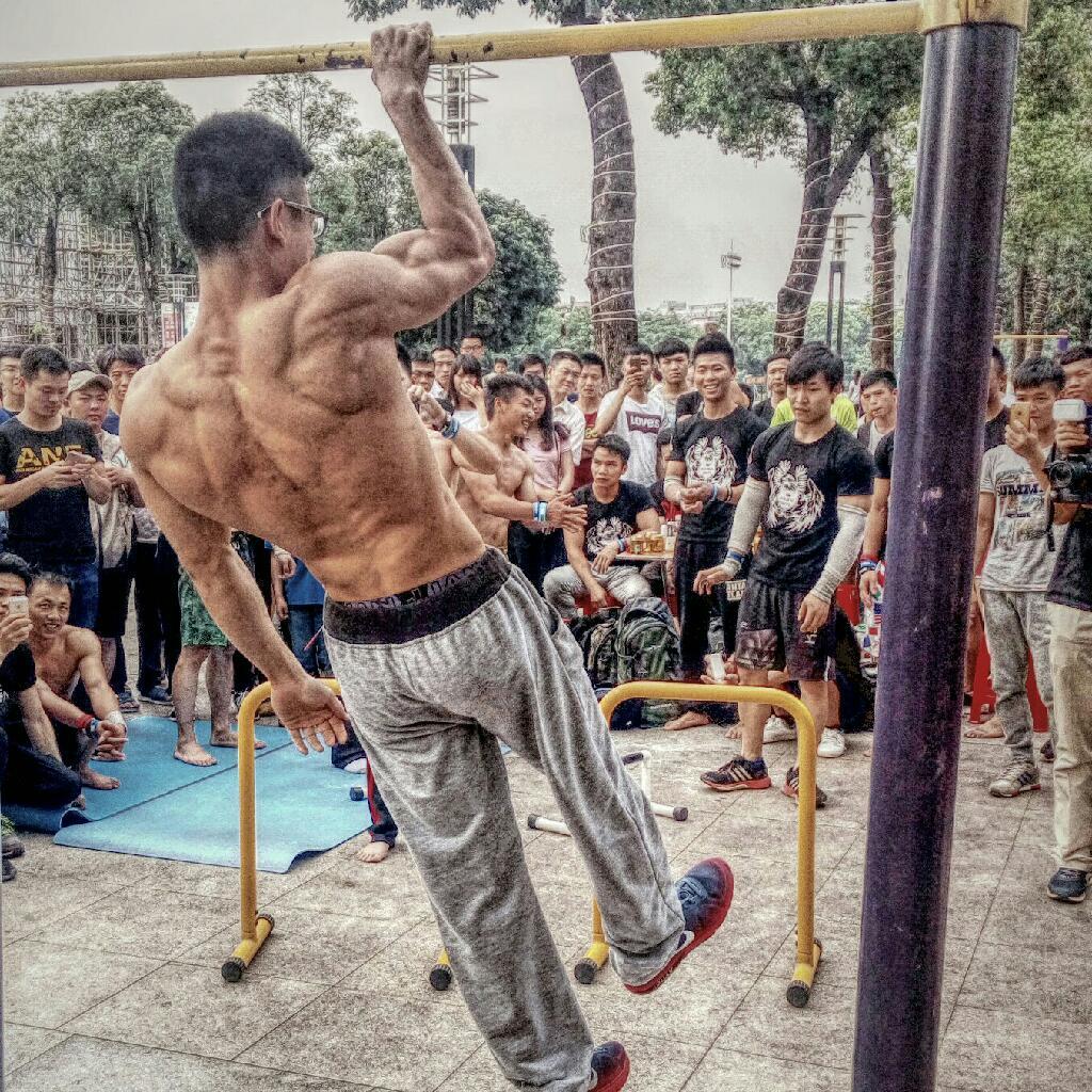 「NOTiTi」《街头极限健身》StreetWorkout