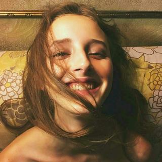 海波轻漾 ‖ 含着糖唱歌的小仙女