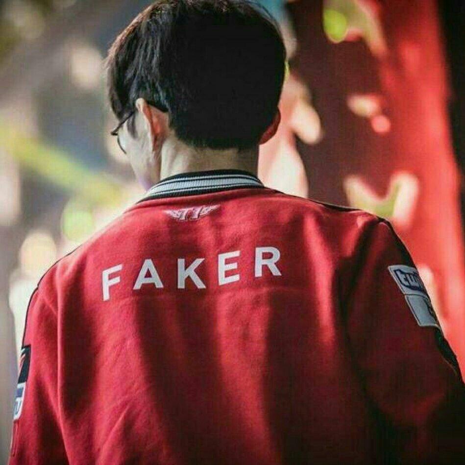 Faker ( 李相赫）：王朝落幕、三冠再铸