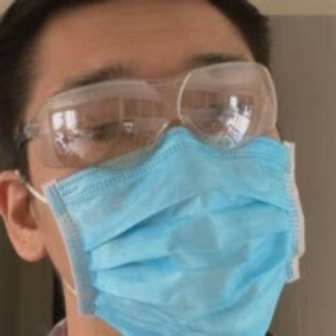 博学多才何教授