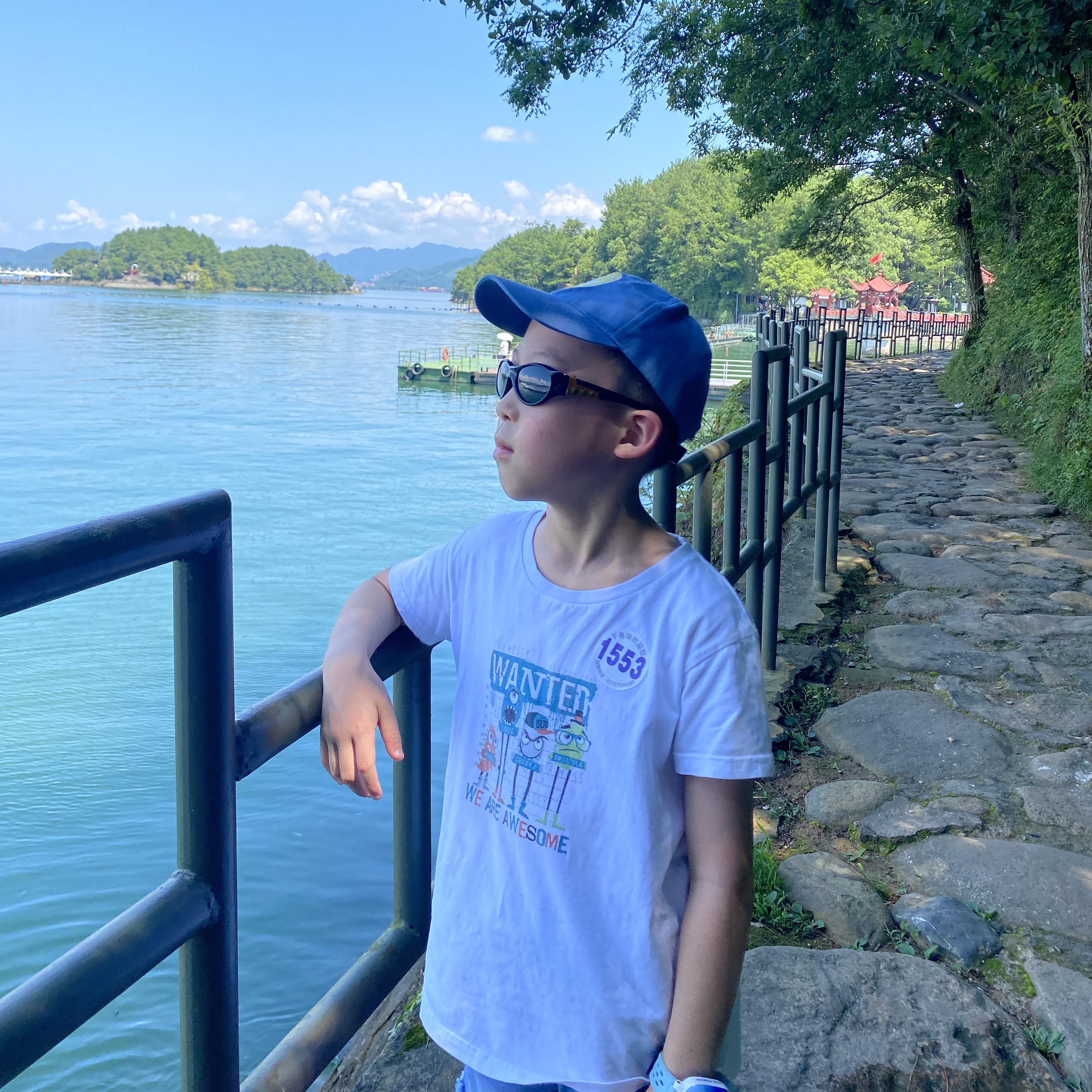 祖国最亲妈妈最好（陆奕成）.mp3（翻自 艺童星音乐制作）