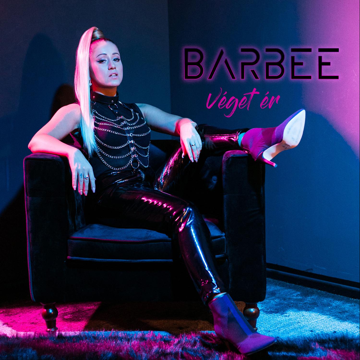 Véget ér