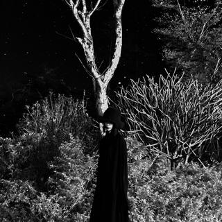 想成为黑色 这样的话 你闭上眼就都是我了