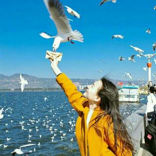 当我和世界初相见，当我曾经是少年