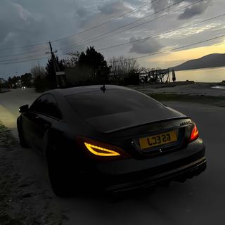 「节奏引擎·踩准每段旅程」：高燃摇滚与电