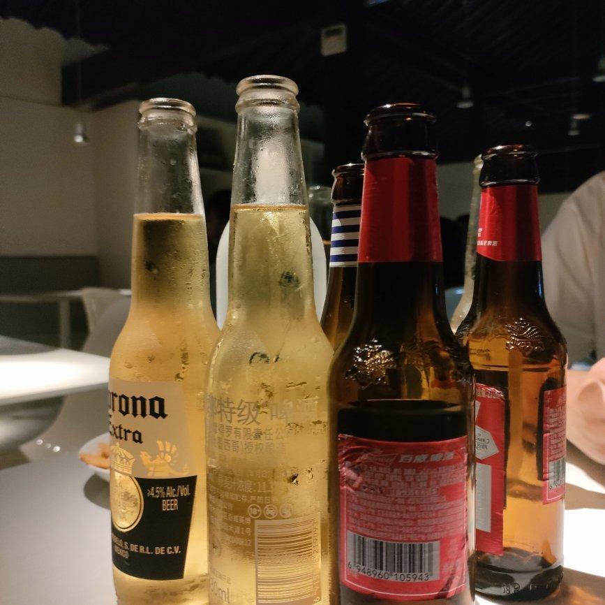 明天一起去看live吧