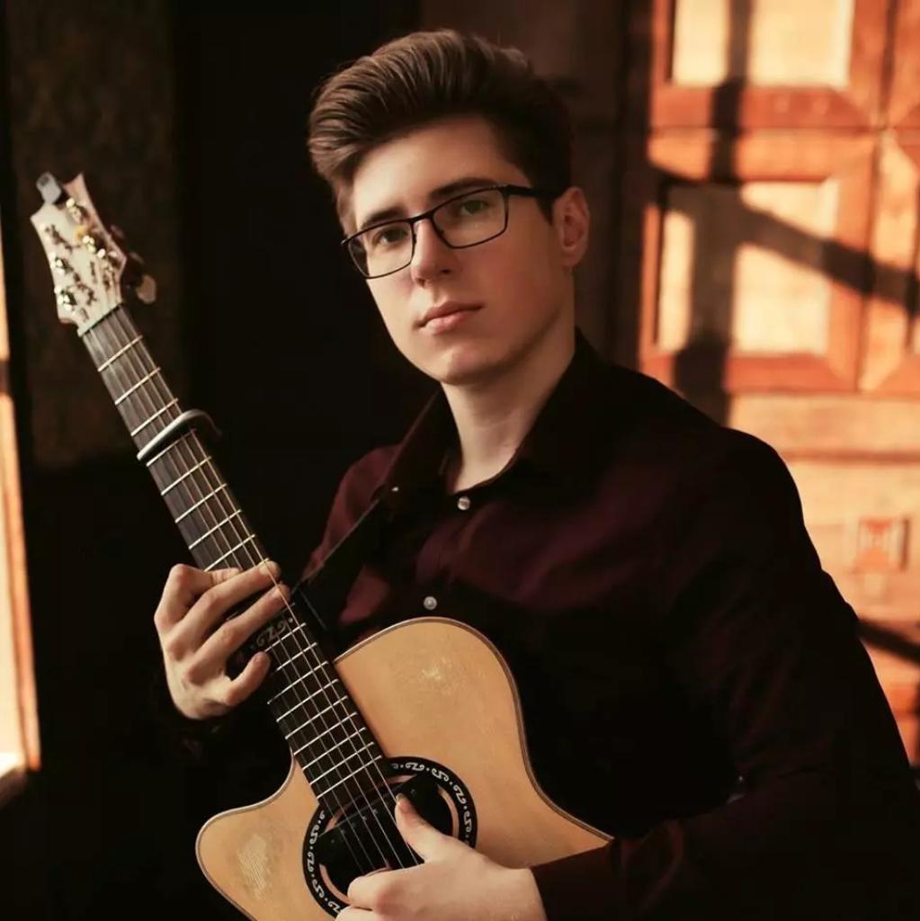 Alexandr misko左手指弹大师
