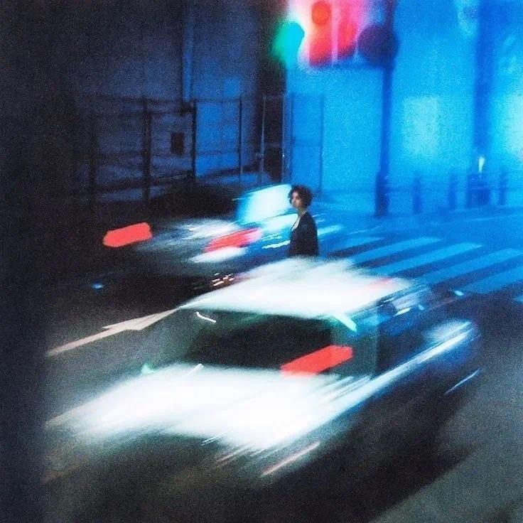 雨落街站
