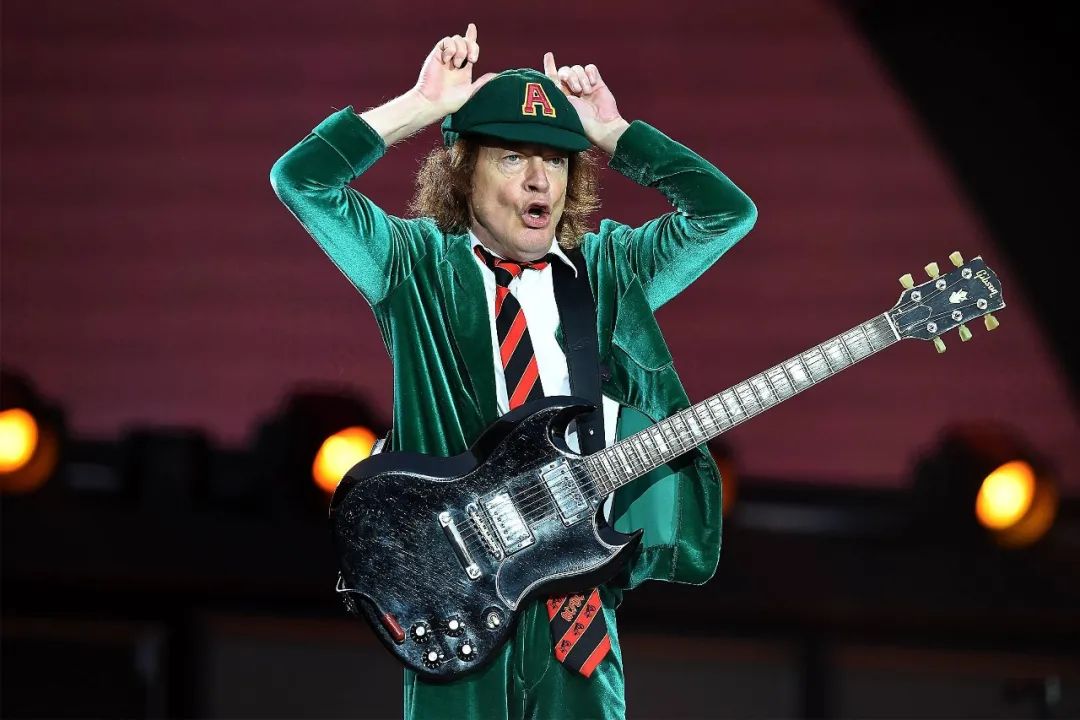 AC/DC的凤凰涅槃：这个世界需要摇滚乐 - 专栏文章 - 网易云音乐