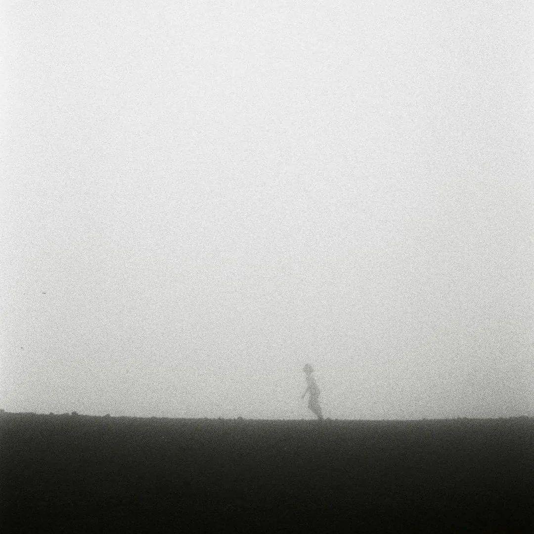 记忆里梦中的灰白