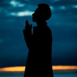 单曲循环的歌词里满是遗憾