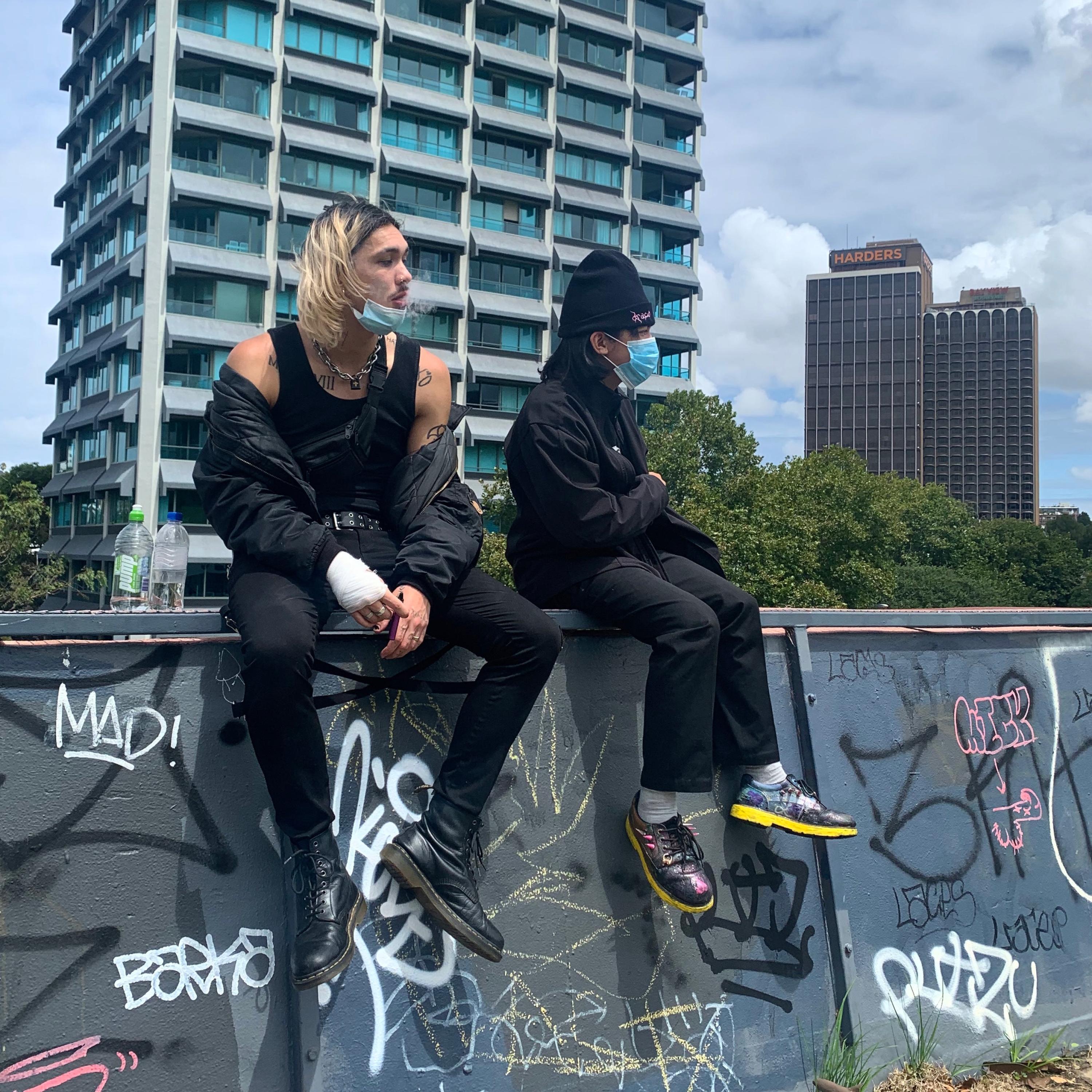 Different (feat. Mercaset)