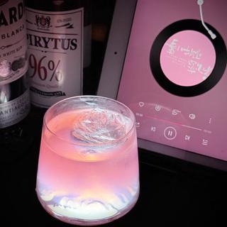 微醺费洛蒙 | 中文R&B 浪漫 酒精 模糊 艺术