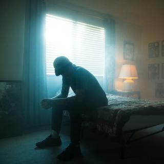 失眠情歌电台：把想念唱到破晓