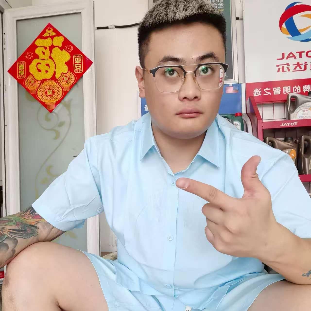 Colorfuldo的女朋友鸭鸭酱是世界上最美丽的人