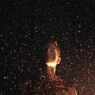 矗立宇宙风暴中央 | 蹦迪电子精选