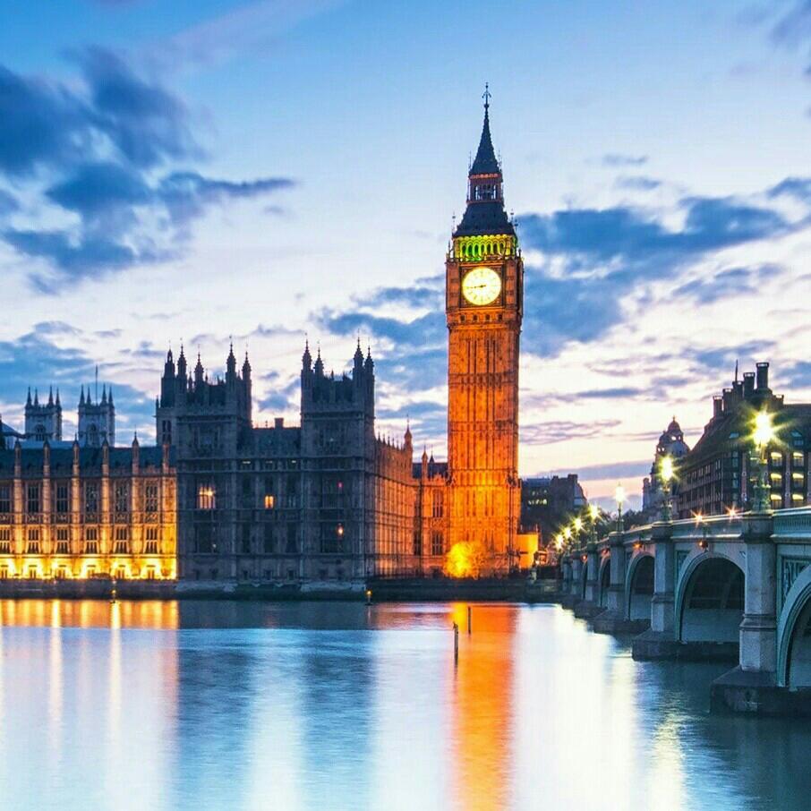 夜深人静，静静聆听〔英语〕