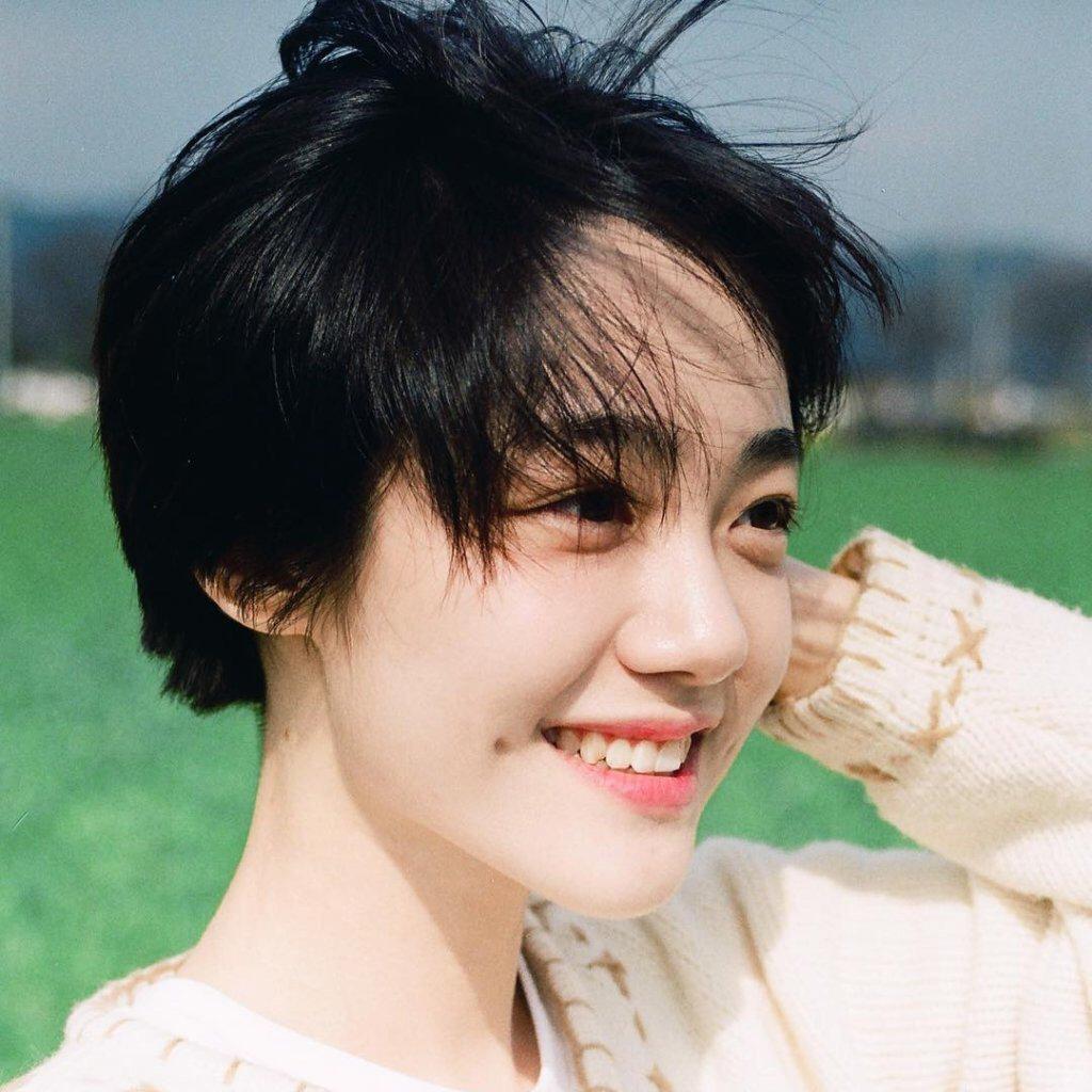 阳光一点，总会有人喜欢上爱笑的你