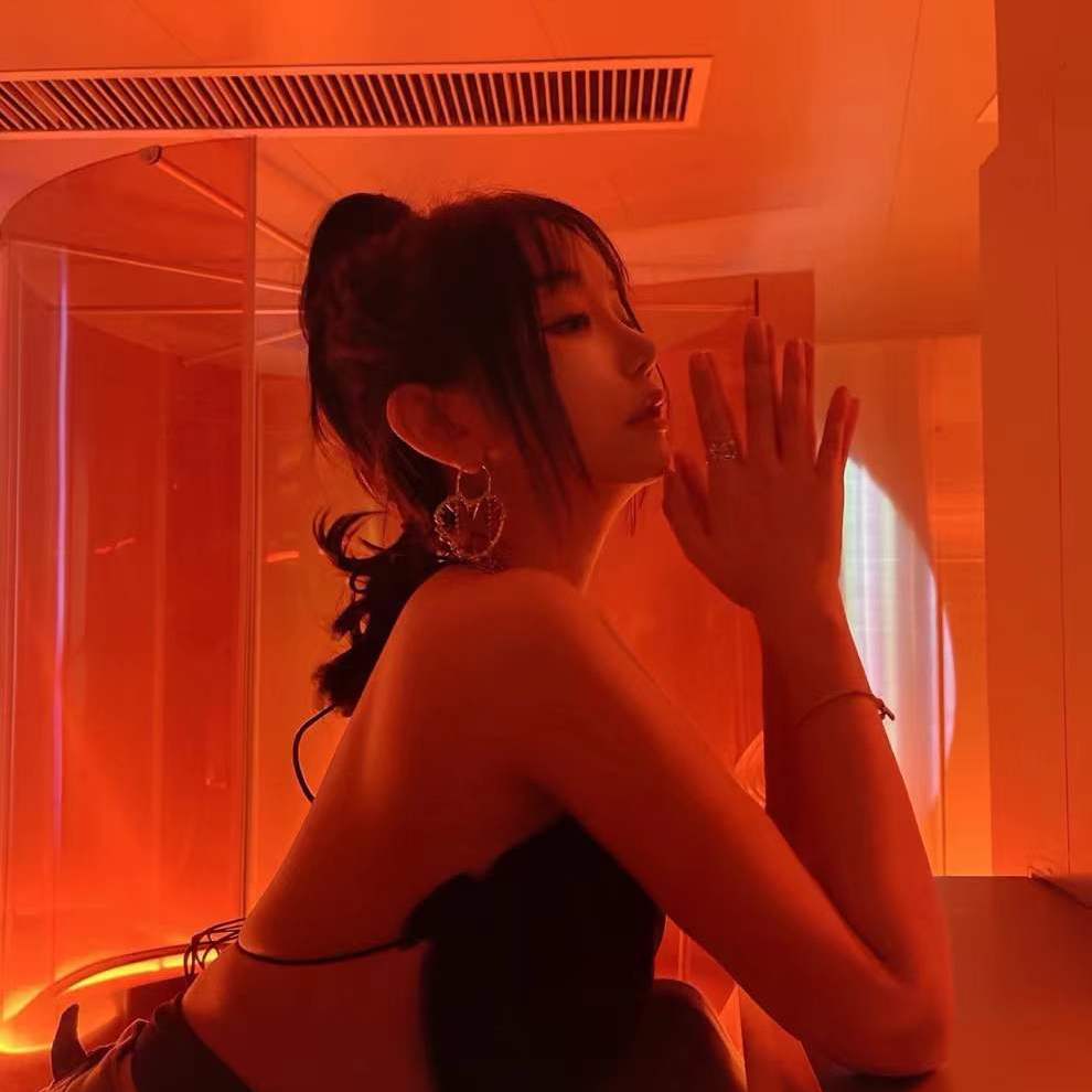 比比 安慕希