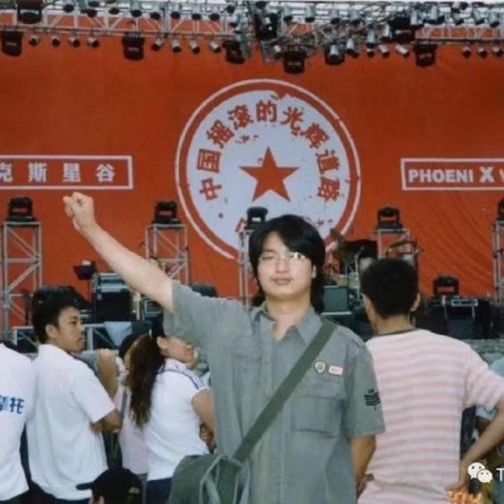 我在你家楼下等了五个小时听你说两秒的再见