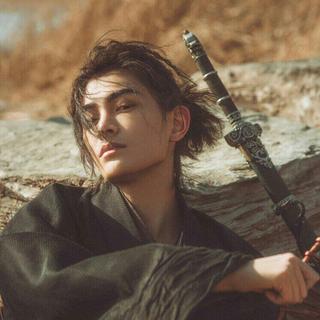 提及年少一词，应与平庸相斥