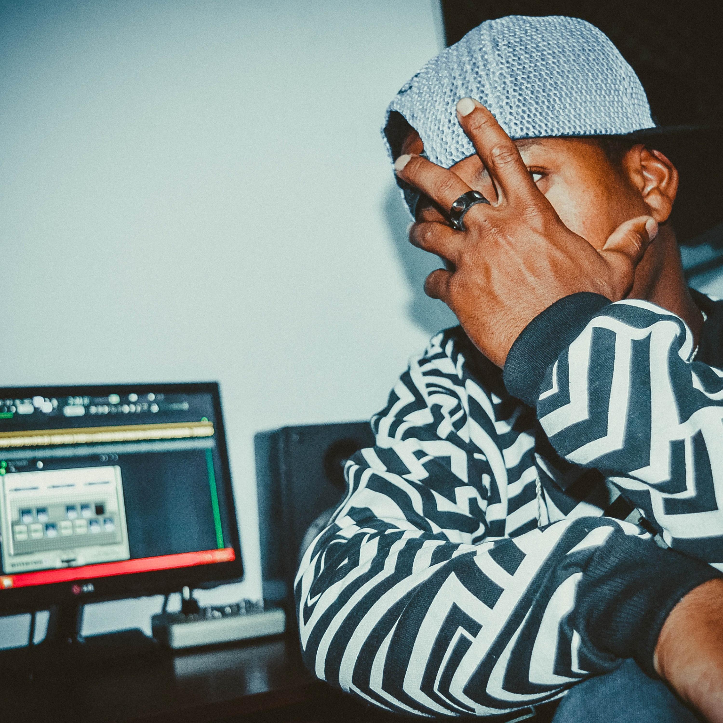 Free #1 (feat. Dakalmusic)