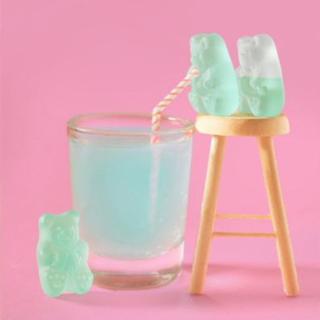 夏 日 快 楽 汽 水