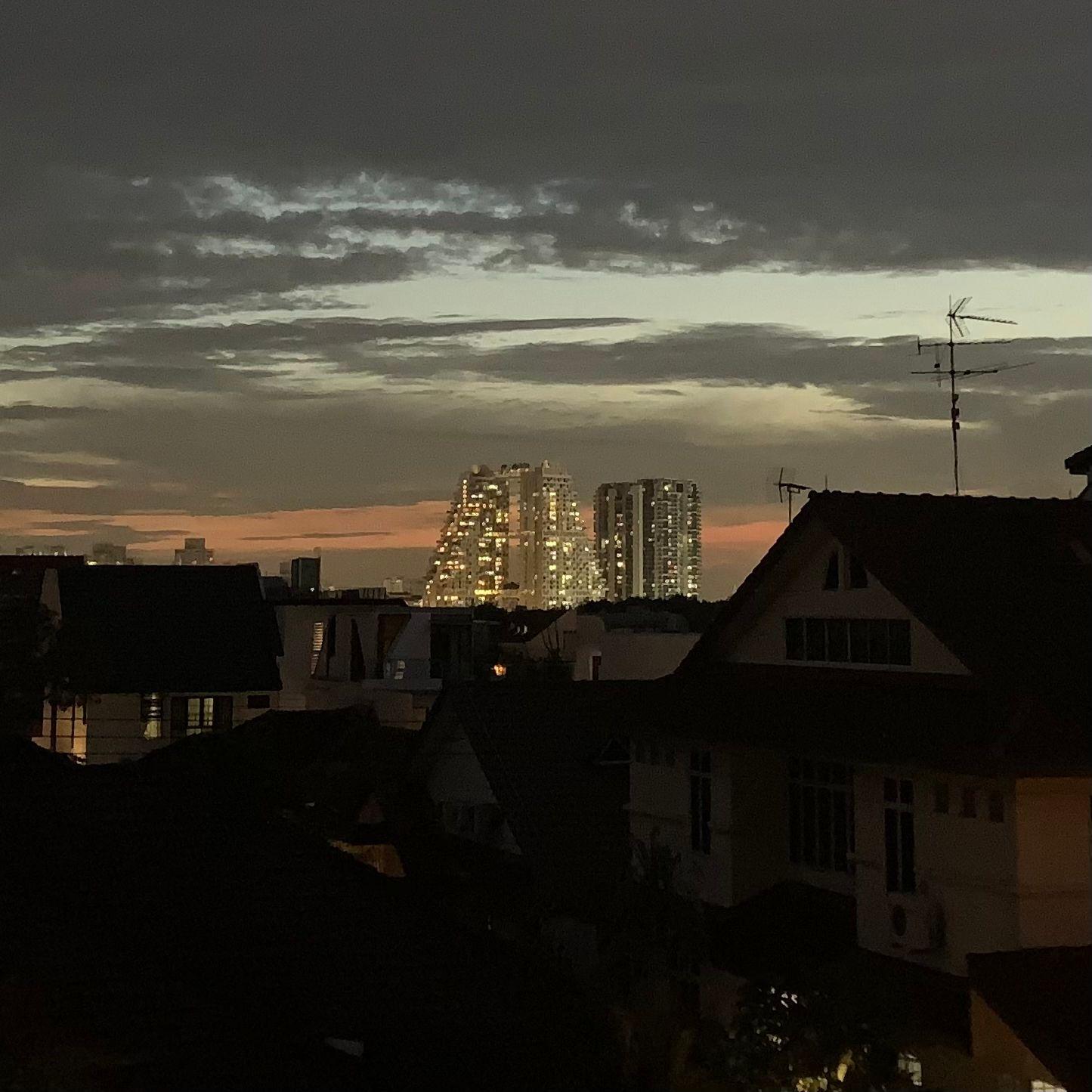 scared 2 be lonely(slowed + reverb)