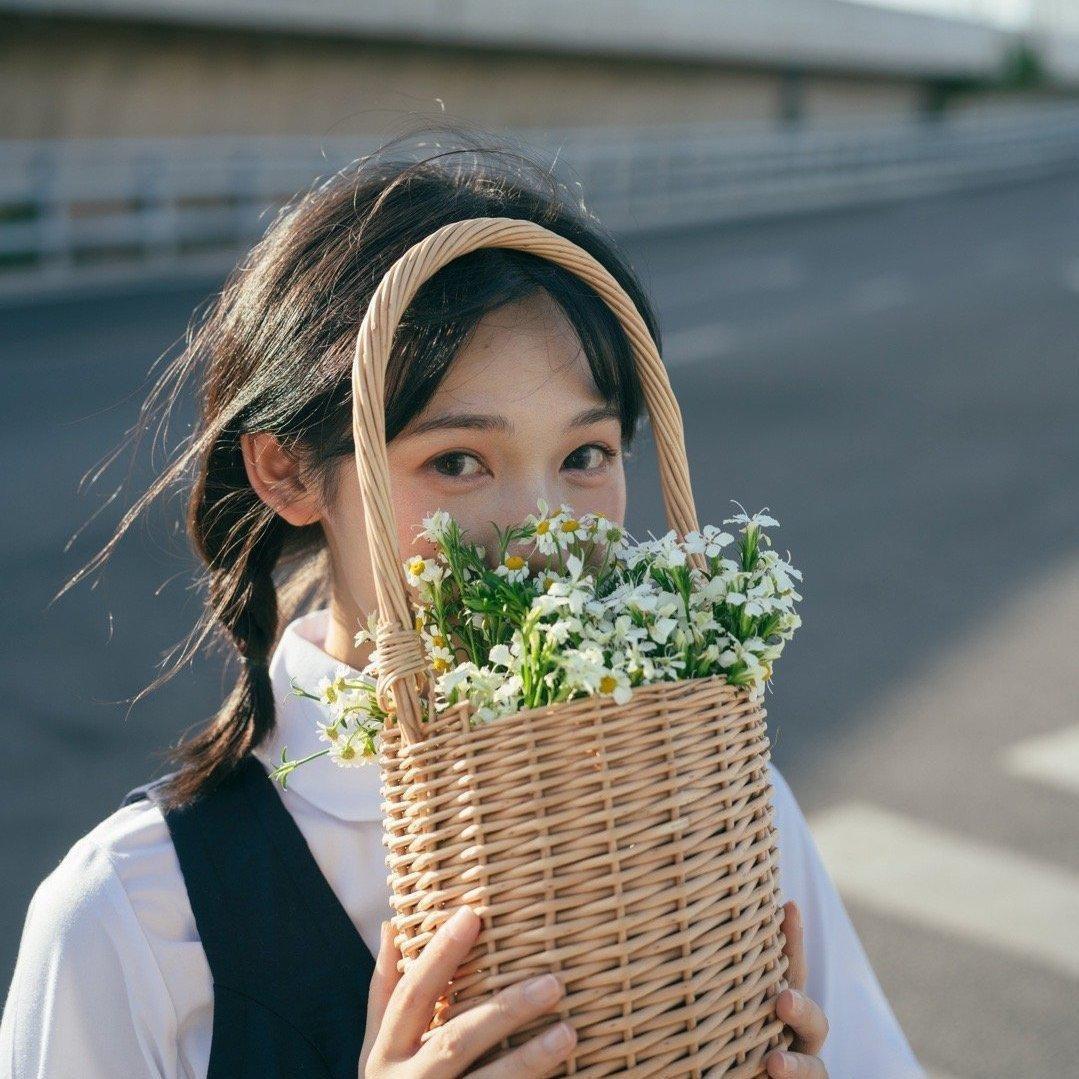 你每想念一次春天，枝头就攒了一朵花开