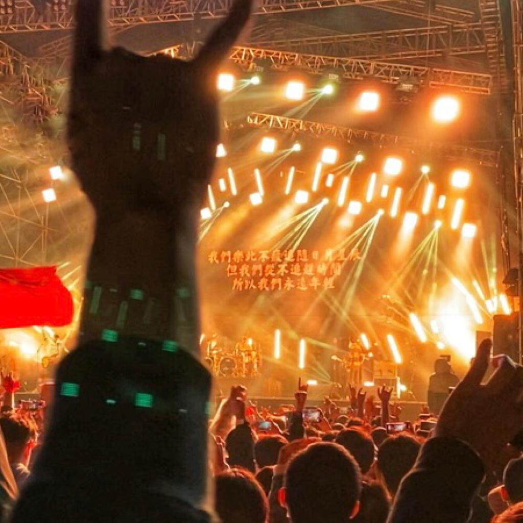 烈日炎炎，一起听耳机里的音乐节 