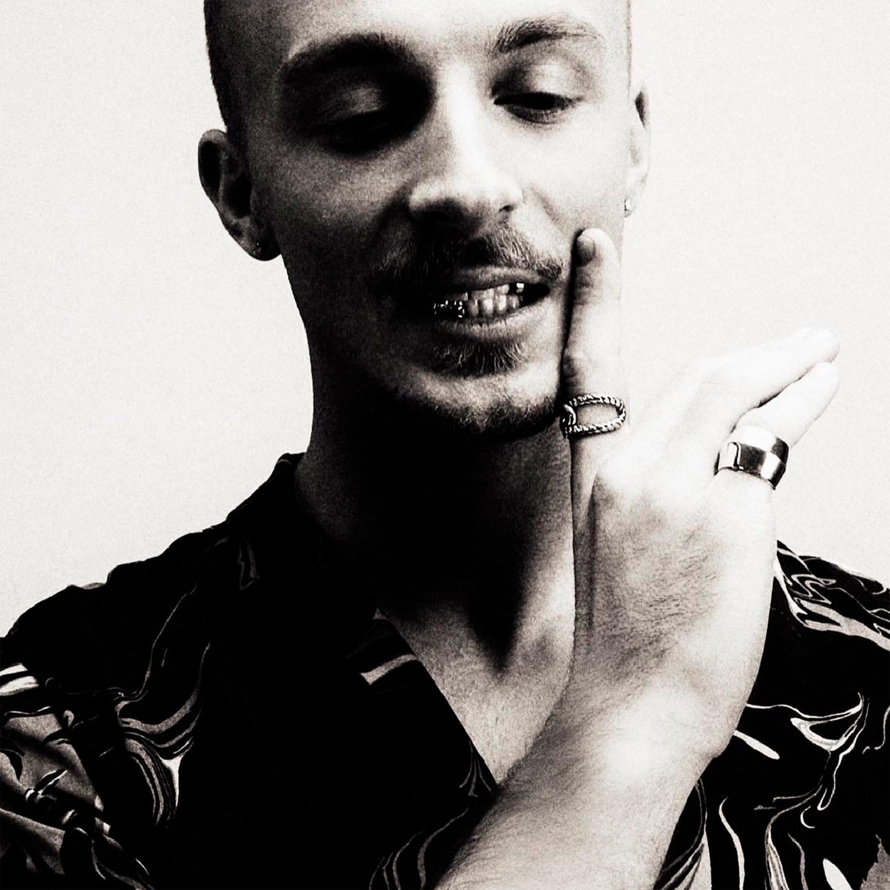 REGRESO (warner case Remix)