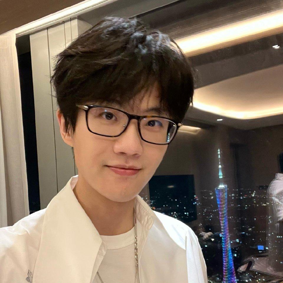 徐良+许嵩+汪苏泷+本兮+夏婉安=我的青春 | 在线播放 | 网易云音乐