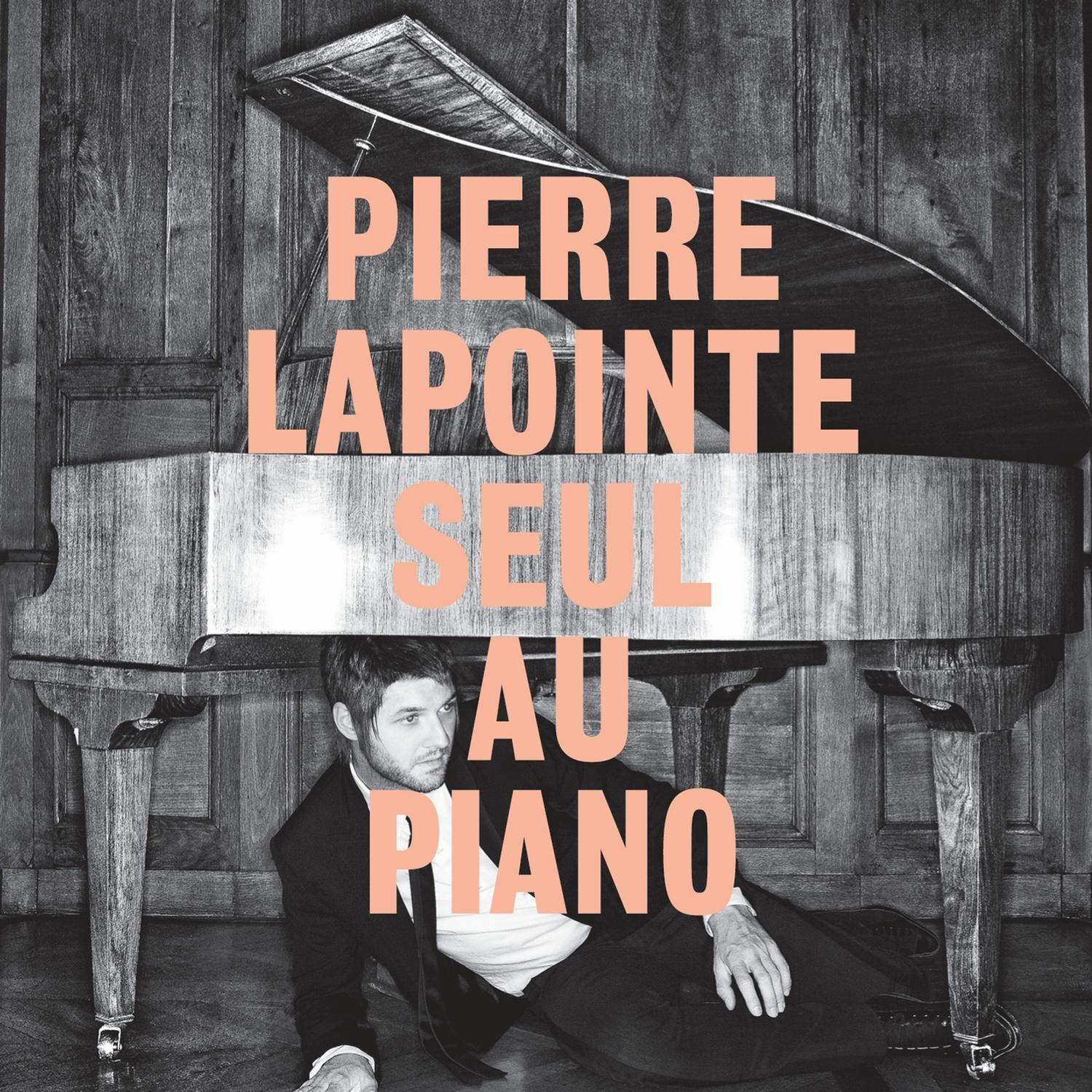 Pierre Lapointe seul au piano