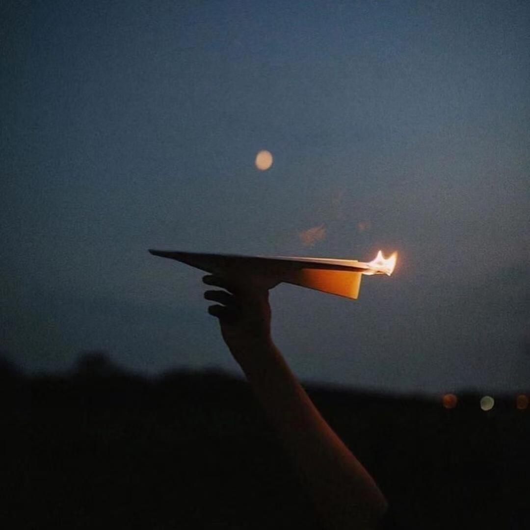 抖音热榜 - QQ爱(MinGtist明鸡 Yellow.T黄恭梓