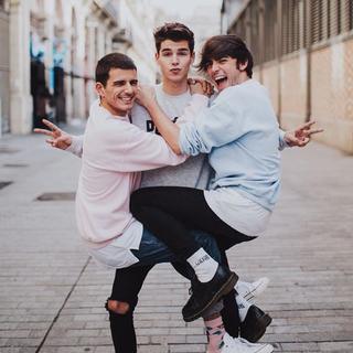 「小语种」清新节奏 清冷寒冬静等春暖花开