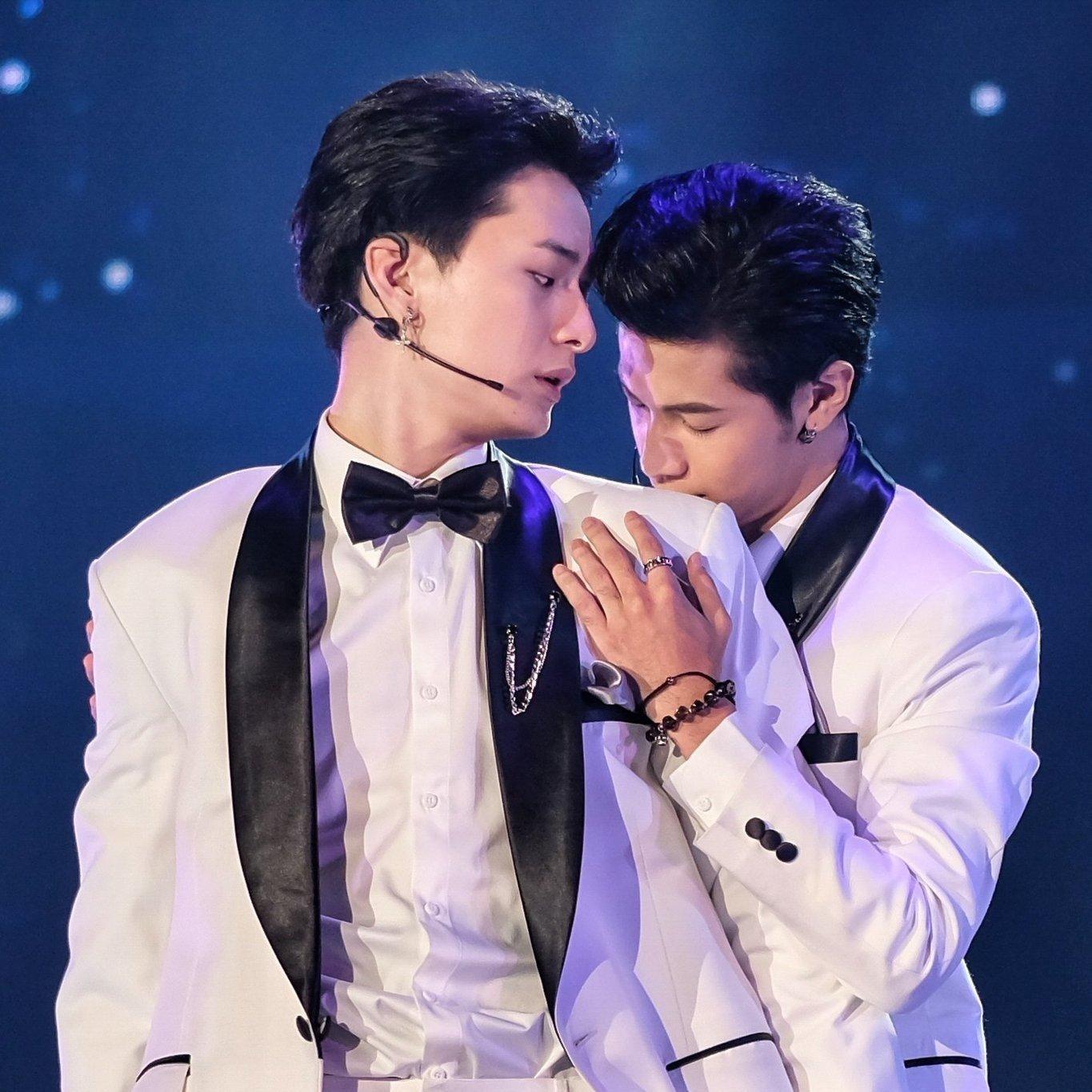 KristSingto forever PERAYA AS ONE