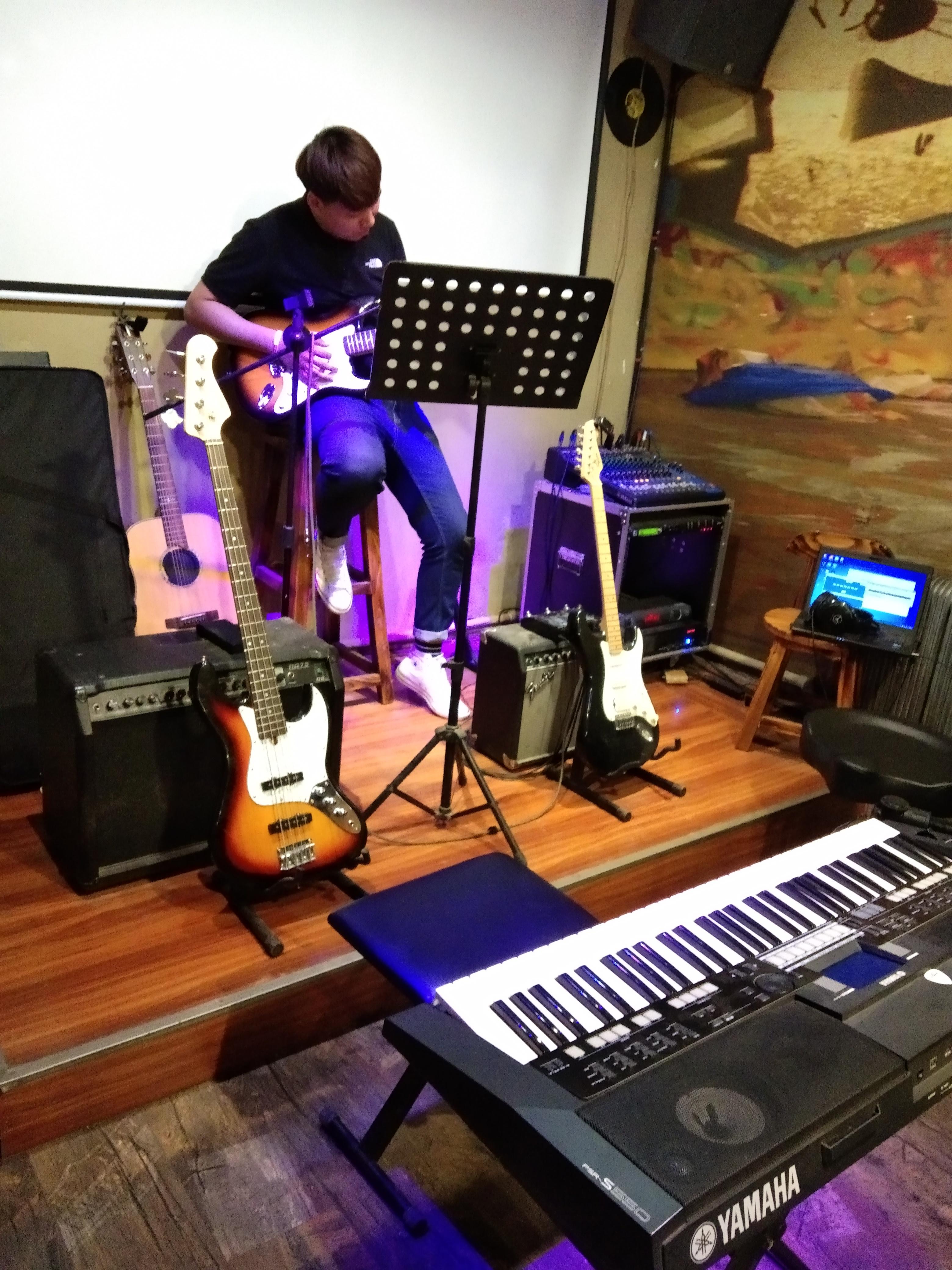 我们的世界很民谣