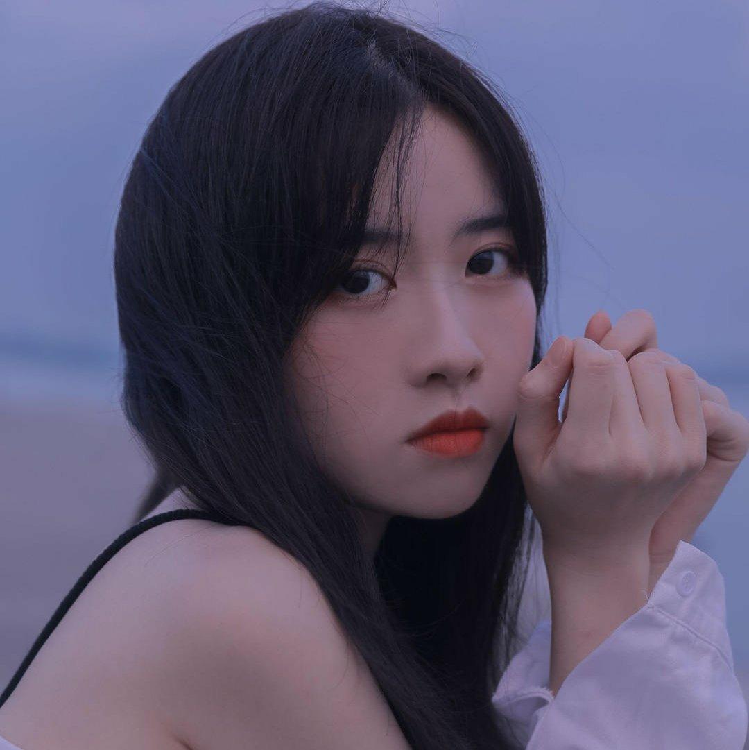 沦陷于伤感情绪，歌词只叫人反复挂牵