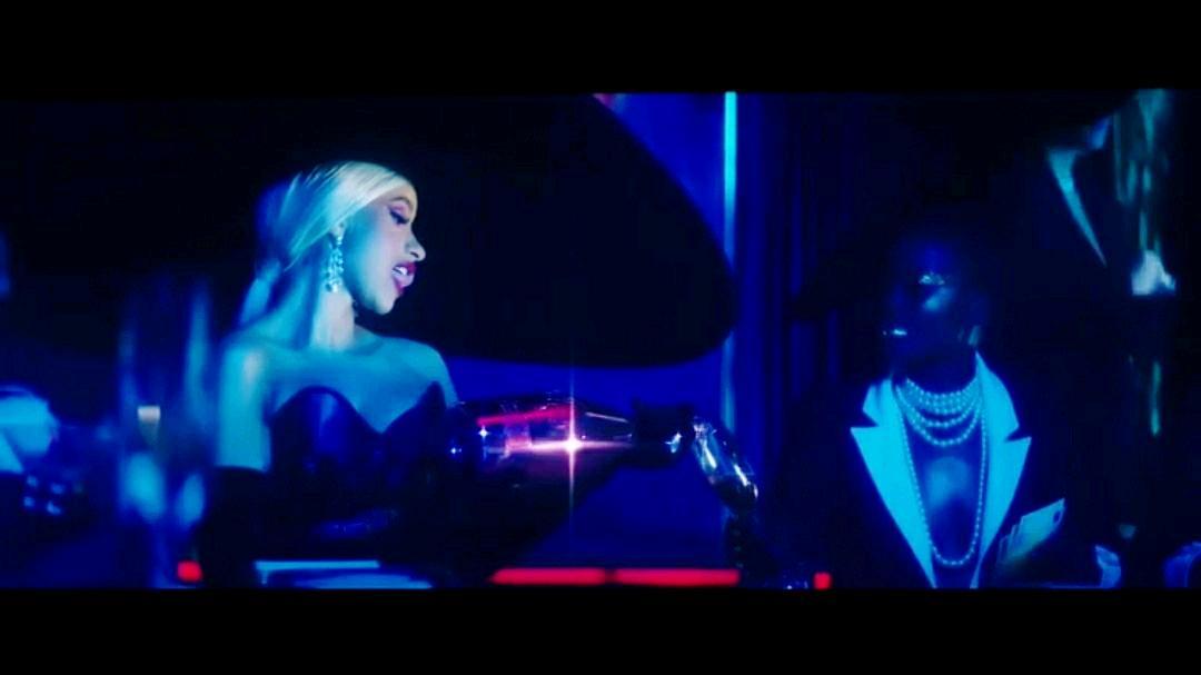 Cardi B-Money官方版MV(中英字幕)