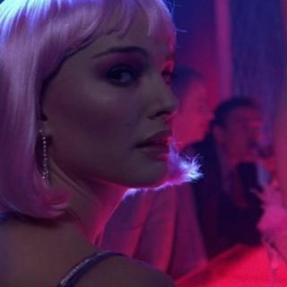 你照镜子的样子真好看 | WALK AWAY