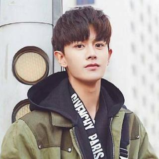 任嘉伦 生日快乐