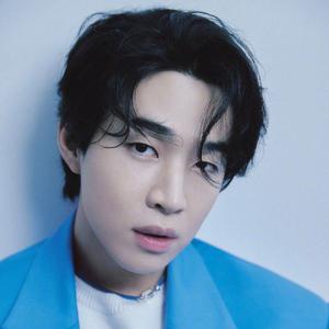 何鹏、凤凰传奇 - 天蓝蓝 (DJ版)(精消带伴唱)伴奏