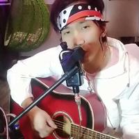 爱飞飞 - 谁说伤过的心不会痛(原版立体声伴奏)