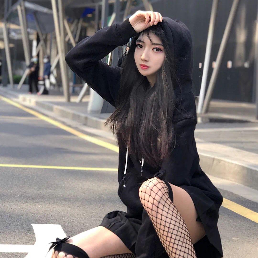 谁