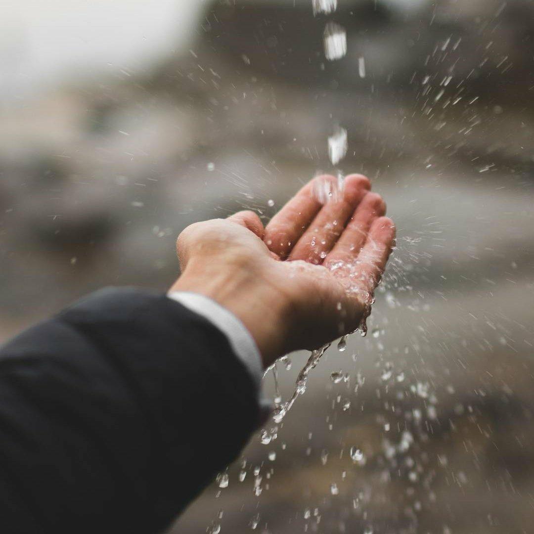 【轻音乐】雨天的屋檐下 | 在线播放 | 网易云音乐