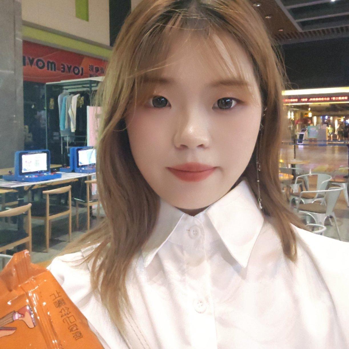 小桃Peach